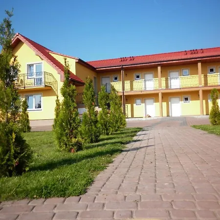 Osrodek Kolonijny Bazylak Bed and breakfast